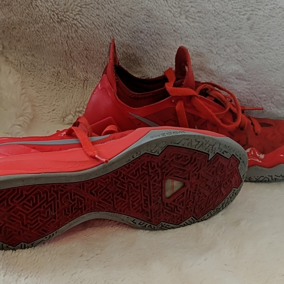 Athletic shoe - Picture 3 of 3